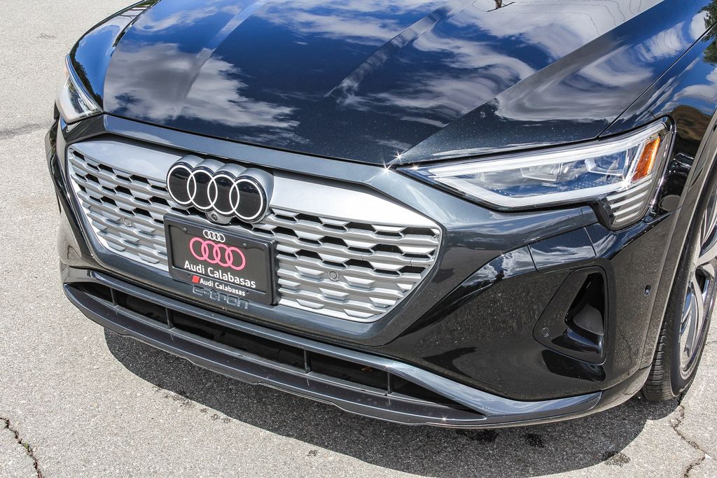 Thumbnail: 2024 Audi Q8 e-tron - 20