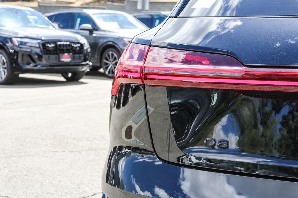 Thumbnail: 2024 Audi Q8 e-tron - 22