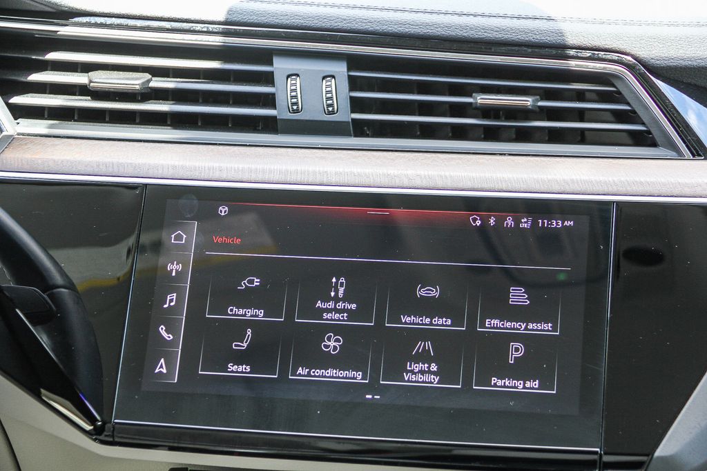 Thumbnail: 2024 Audi Q8 e-tron - 12