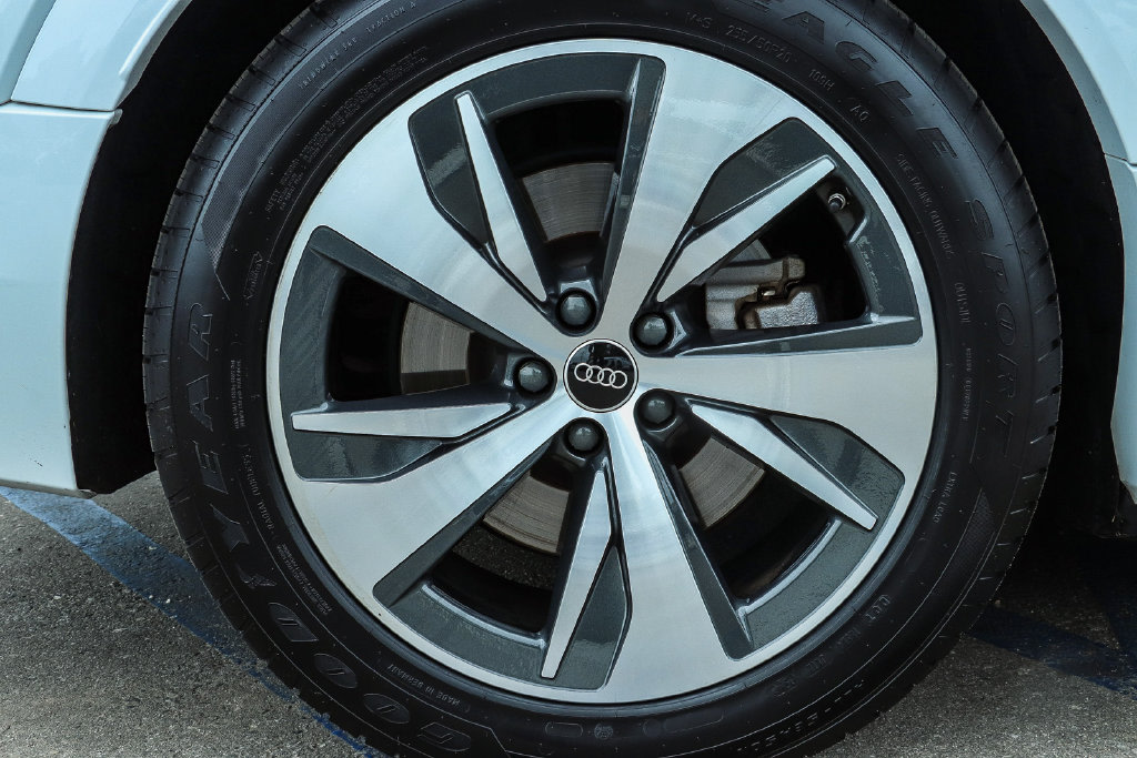 Thumbnail: 2024 Audi Q8 e-tron - 25