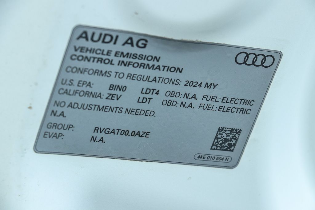 Thumbnail: 2024 Audi Q8 e-tron - 17