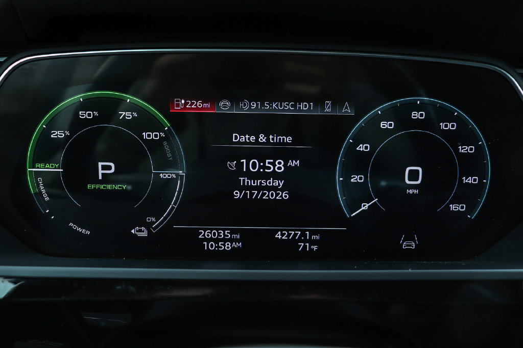 Thumbnail: 2024 Audi Q8 e-tron - 15