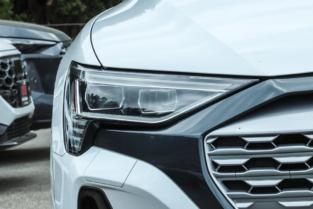 Thumbnail: 2024 Audi Q8 e-tron - 21