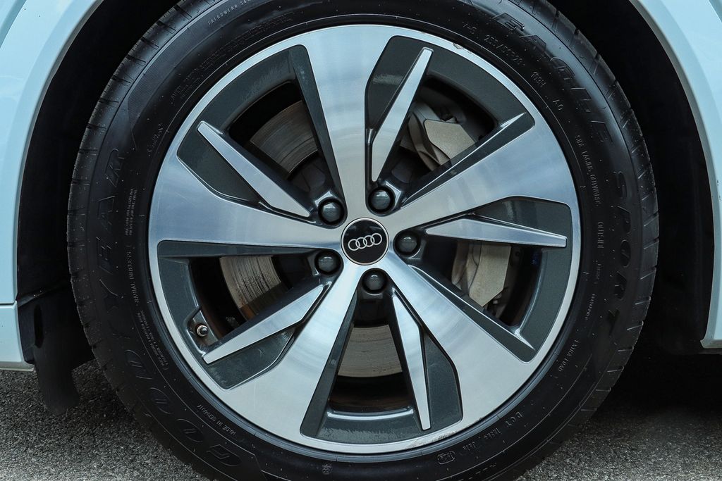 Thumbnail: 2024 Audi Q8 e-tron - 23