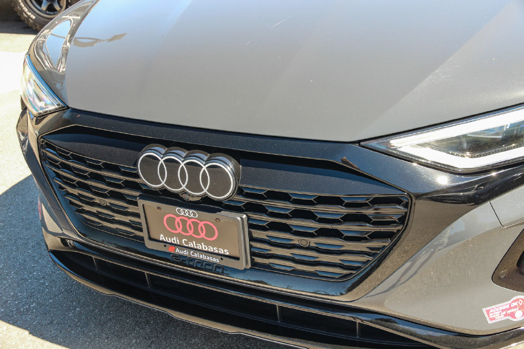 Thumbnail: 2024 Audi Q8 e-tron - 21