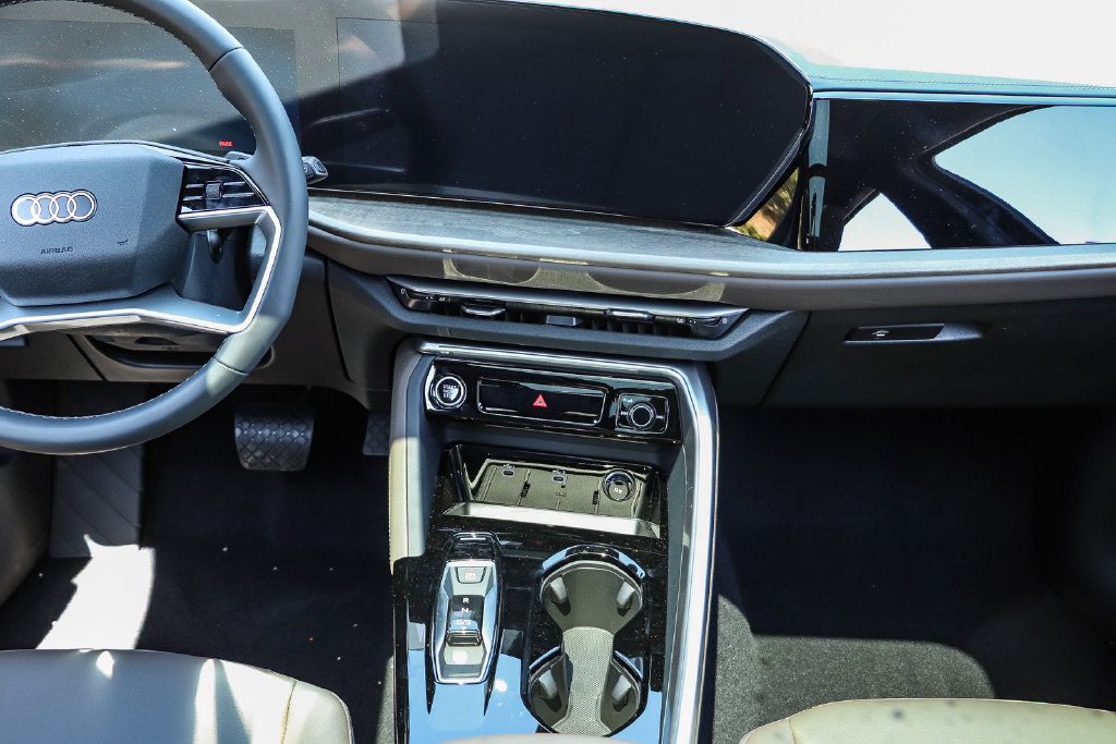 Thumbnail: 2026 Audi Q5 - 8