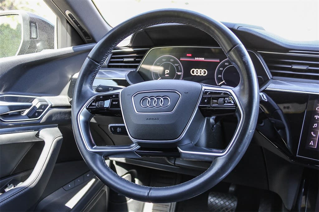 Thumbnail: 2023 Audi e-tron - 8