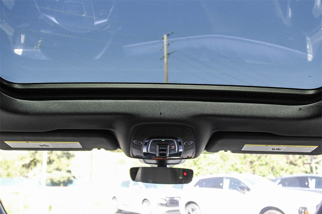 Thumbnail: 2023 Audi e-tron - 24