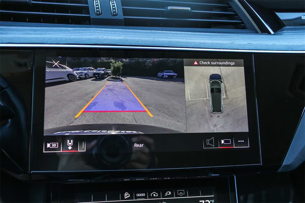 Thumbnail: 2023 Audi e-tron - 13