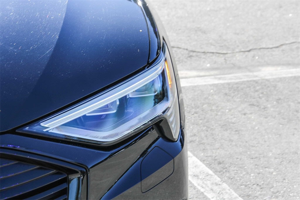 Thumbnail: 2023 Audi e-tron - 20