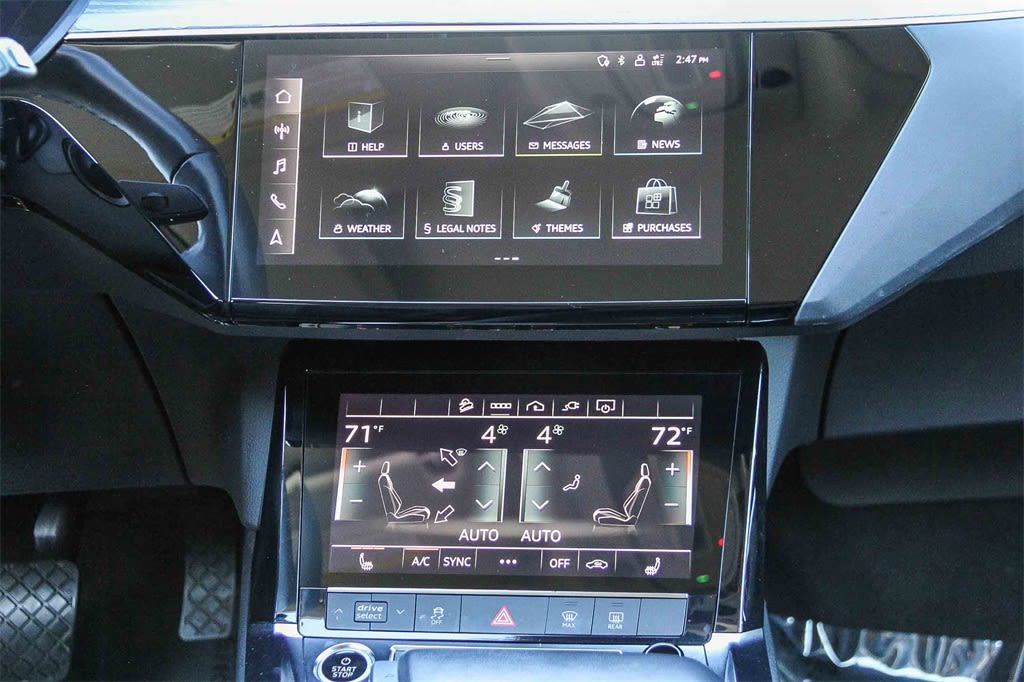 Thumbnail: 2023 Audi e-tron - 25