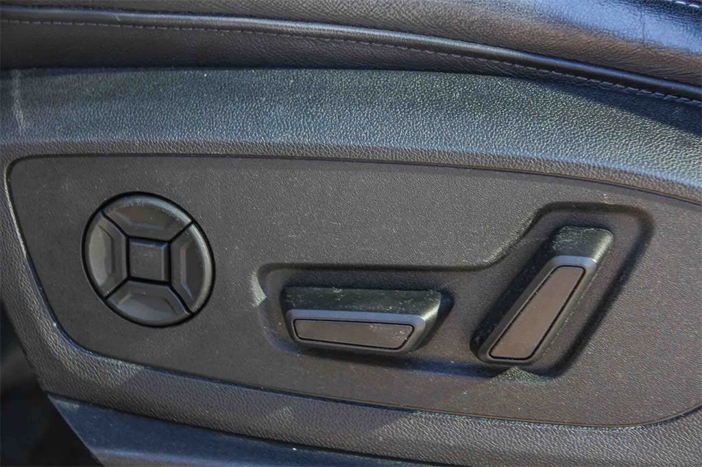 Thumbnail: 2023 Audi e-tron - 26