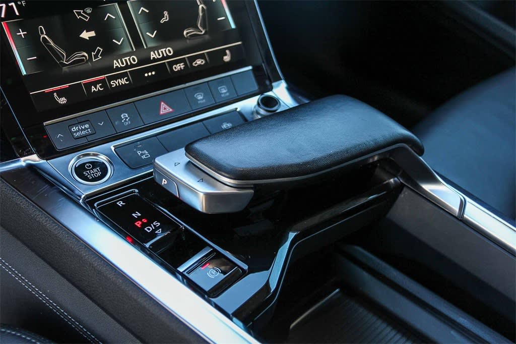 Thumbnail: 2023 Audi e-tron - 14