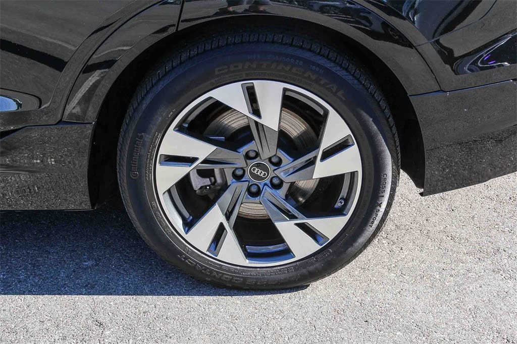 Thumbnail: 2023 Audi e-tron - 22