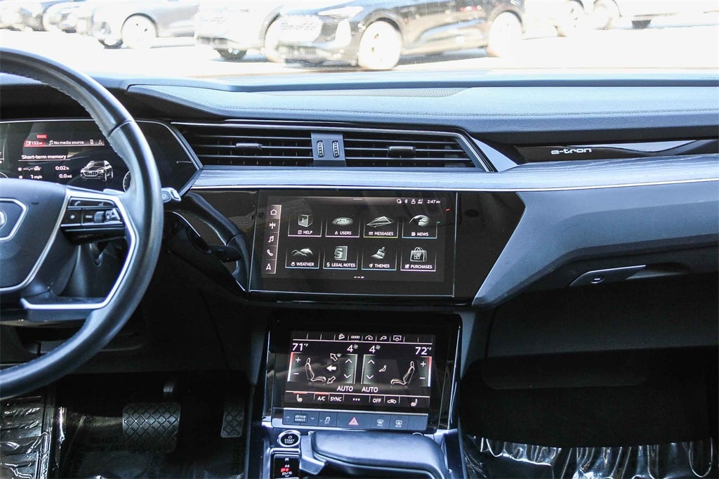 Thumbnail: 2023 Audi e-tron - 8