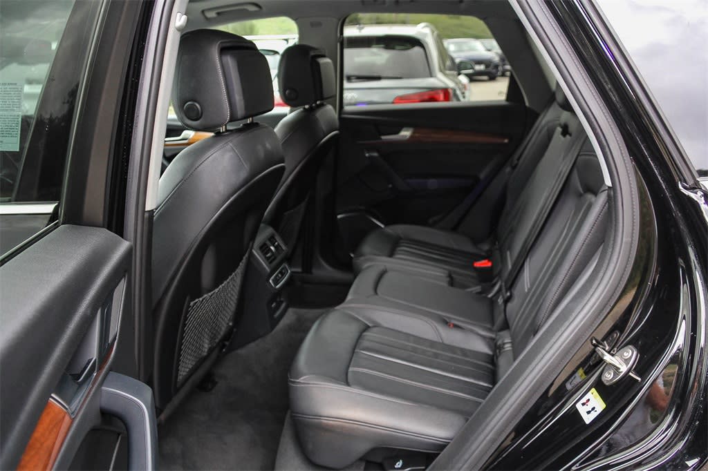 Thumbnail: 2023 Audi Q5 - 10