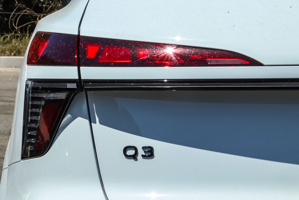 Thumbnail: 2026 Audi Q3 - 20