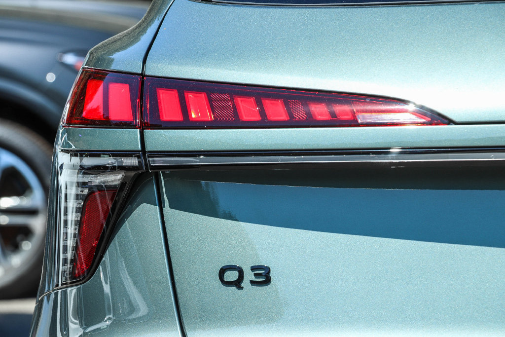Thumbnail: 2026 Audi Q3 - 23