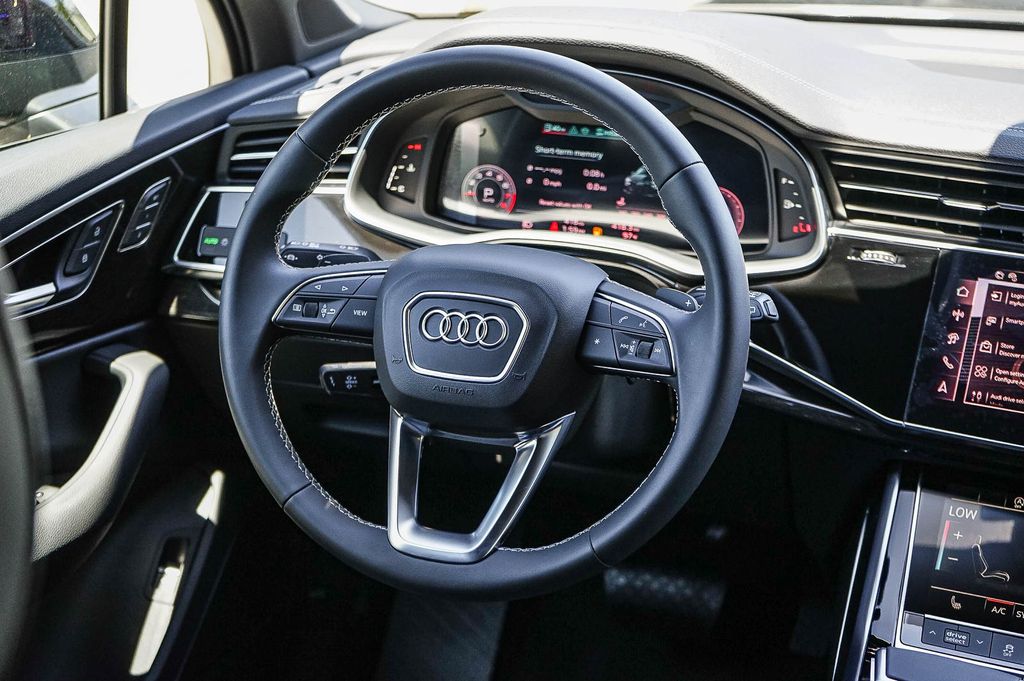 Thumbnail: 2026 Audi Q7 - 12