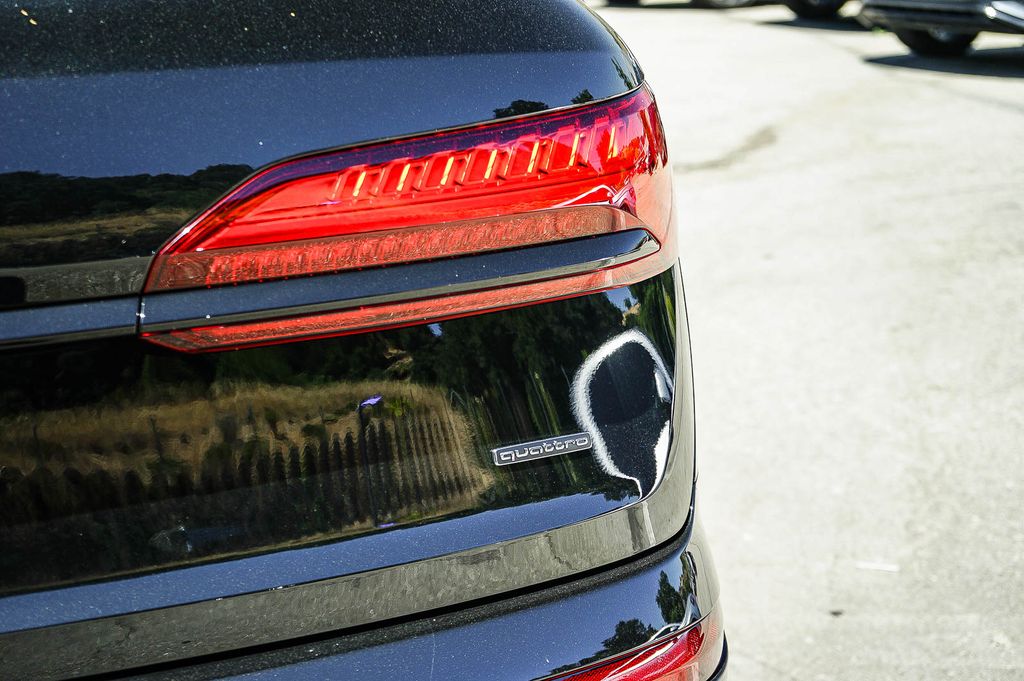 Thumbnail: 2026 Audi Q7 - 23