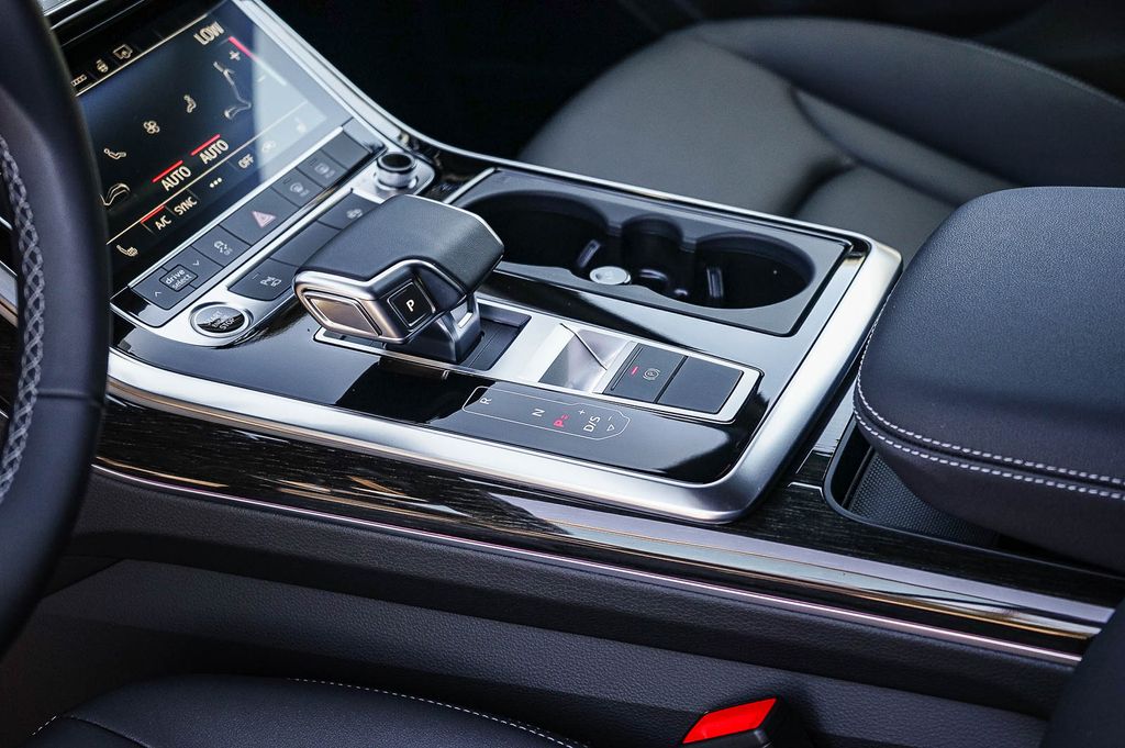 Thumbnail: 2026 Audi Q7 - 27