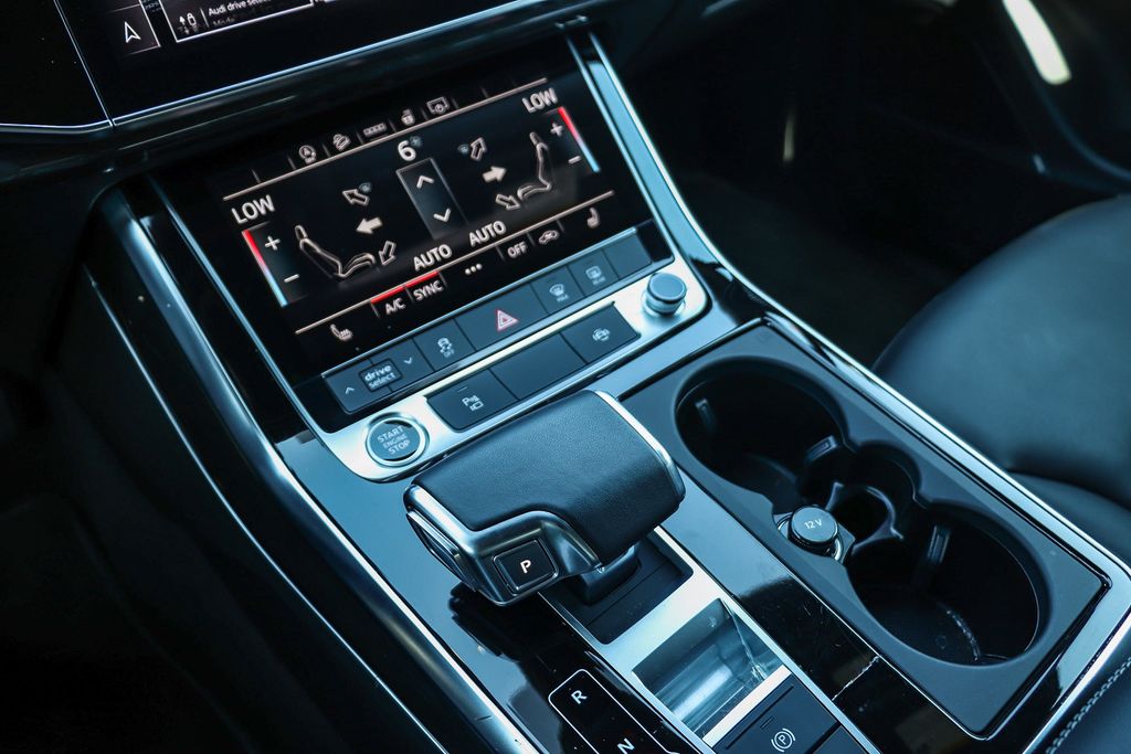 Thumbnail: 2026 Audi Q7 - 25