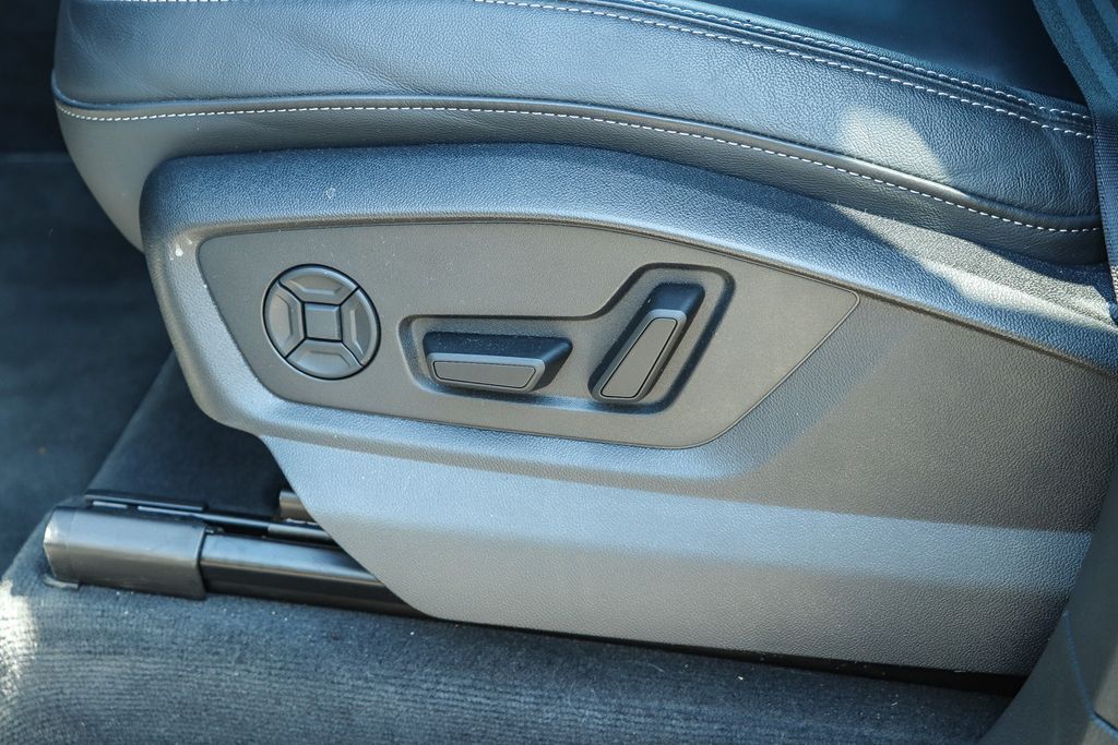 Thumbnail: 2026 Audi Q7 - 23