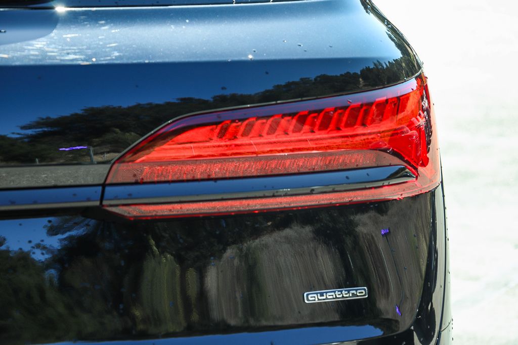 Thumbnail: 2026 Audi Q7 - 20