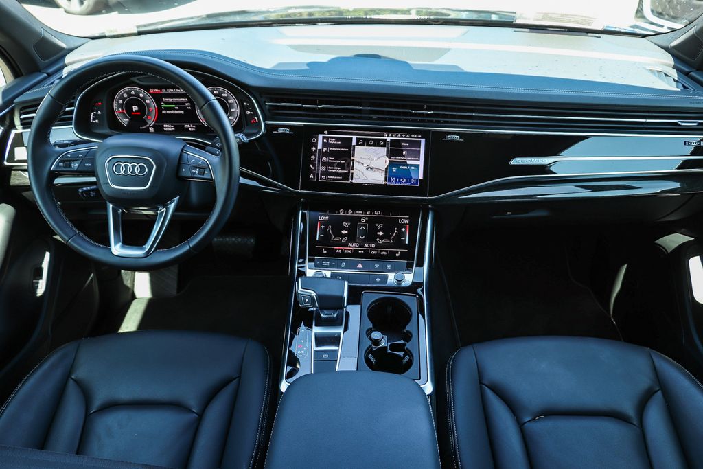 Thumbnail: 2026 Audi Q7 - 2