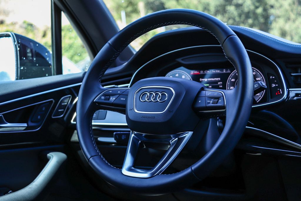 Thumbnail: 2026 Audi Q7 - 8