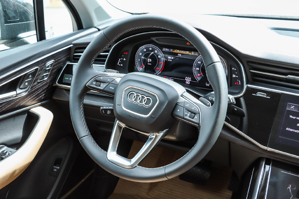 Thumbnail: 2026 Audi Q7 - 8