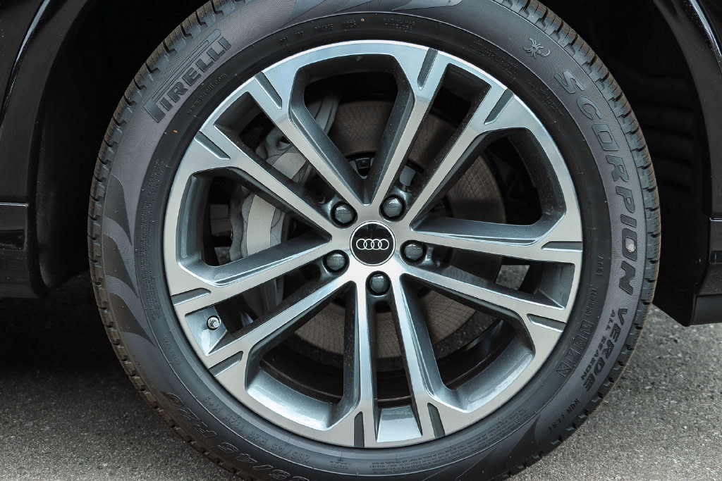 Thumbnail: 2026 Audi Q7 - 23