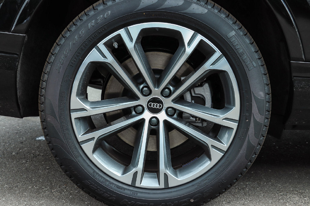 Thumbnail: 2026 Audi Q7 - 24