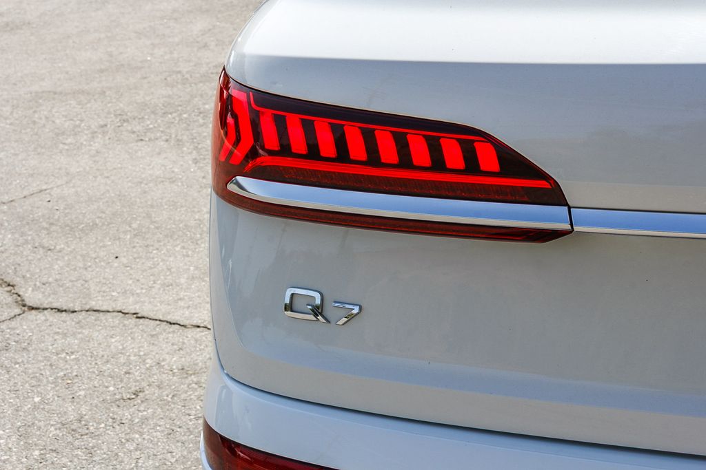 Thumbnail: 2023 Audi Q7 - 20