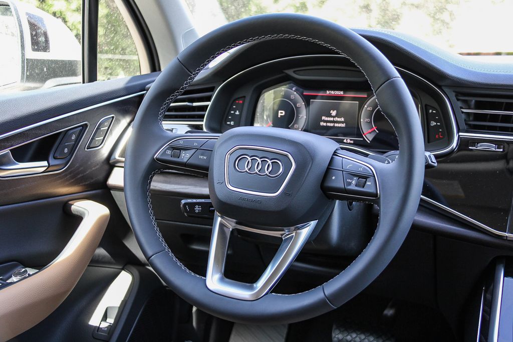 Thumbnail: 2026 Audi Q7 - 9