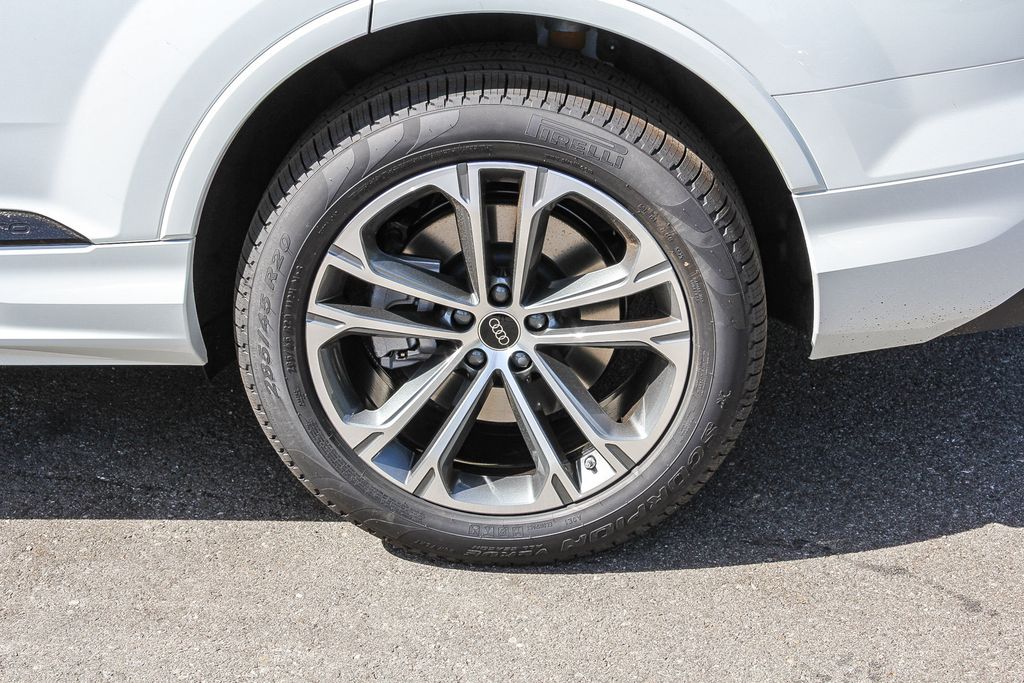 Thumbnail: 2026 Audi Q7 - 21