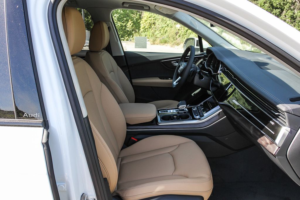 Thumbnail: 2026 Audi Q7 - 10