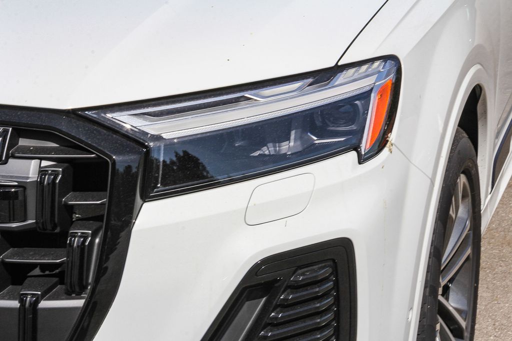 Thumbnail: 2026 Audi Q7 - 19