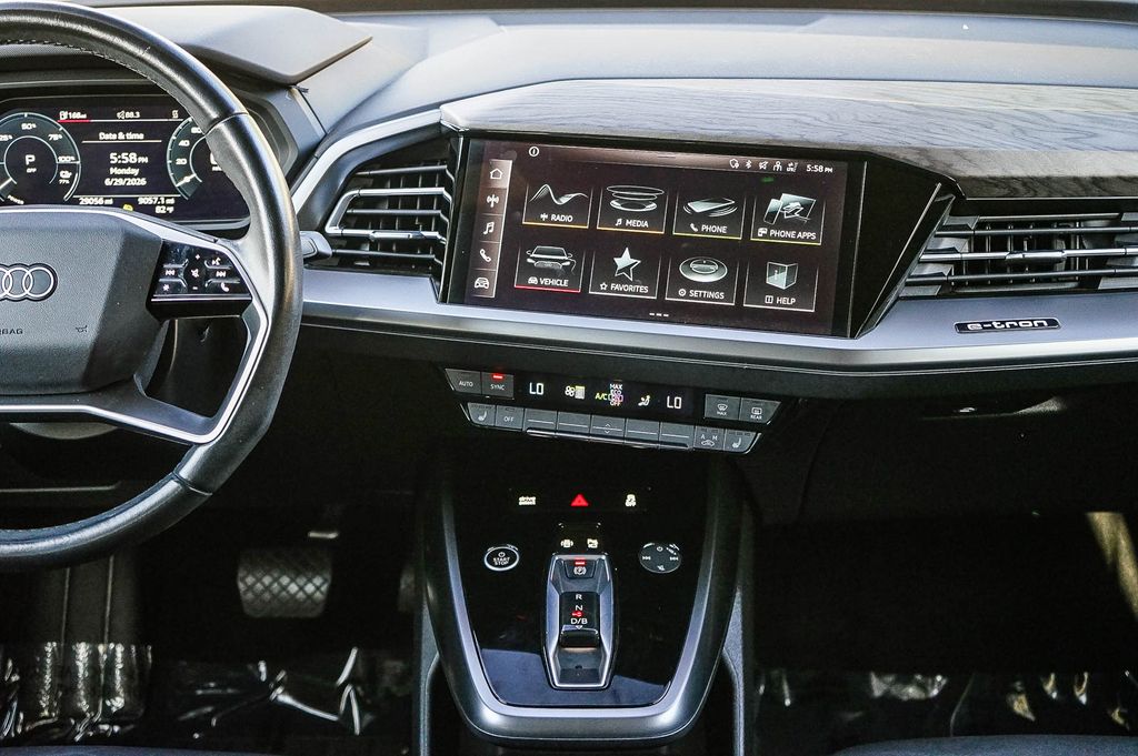 Thumbnail: 2023 Audi Q4 e-tron - 8