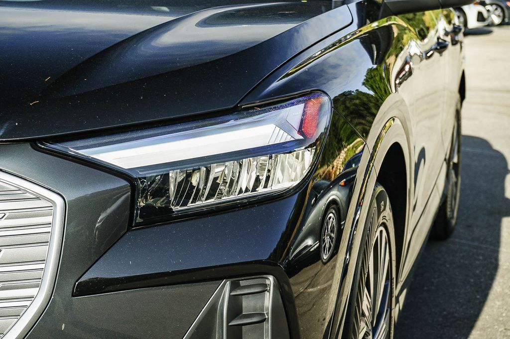 Thumbnail: 2023 Audi Q4 e-tron - 20