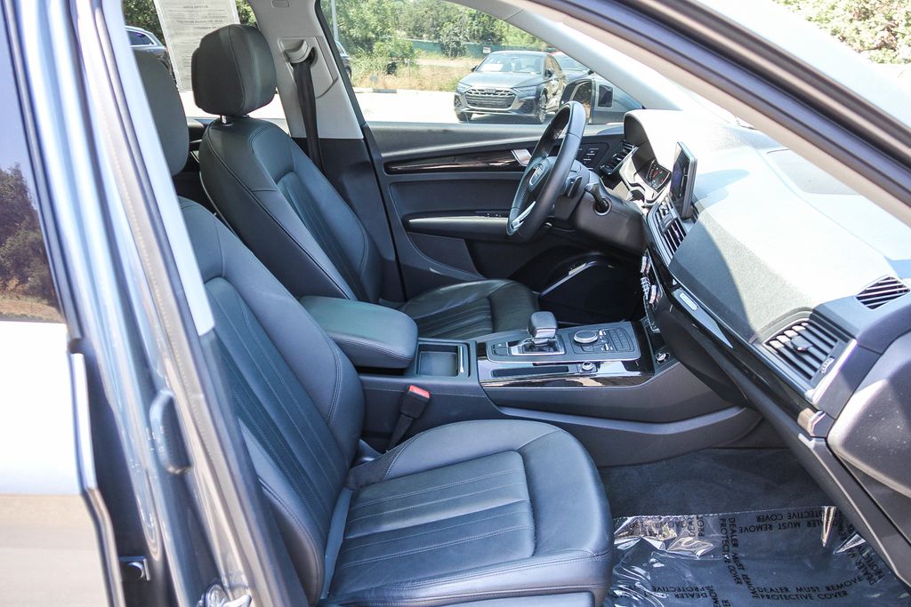 Thumbnail: 2019 Audi Q5 - 9