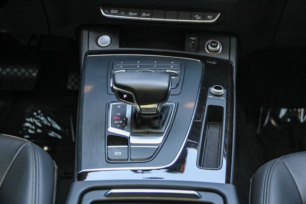 Thumbnail: 2019 Audi Q5 - 13