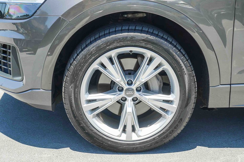 Thumbnail: 2019 Audi Q8 - 7