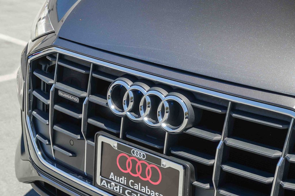 Thumbnail: 2019 Audi Q8 - 6
