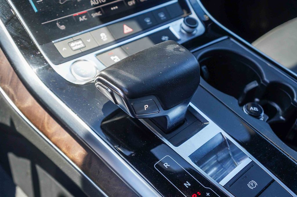 Thumbnail: 2019 Audi Q8 - 26