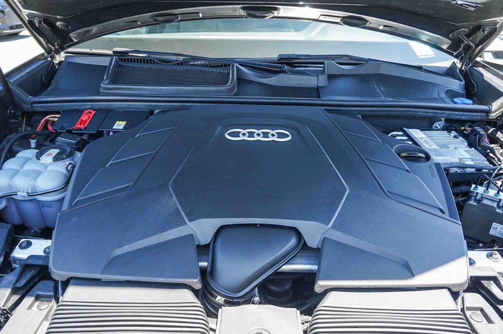 Thumbnail: 2019 Audi Q8 - 8