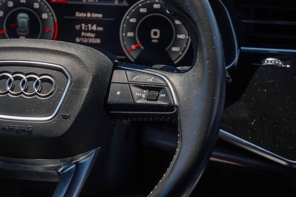 Thumbnail: 2019 Audi Q8 - 24