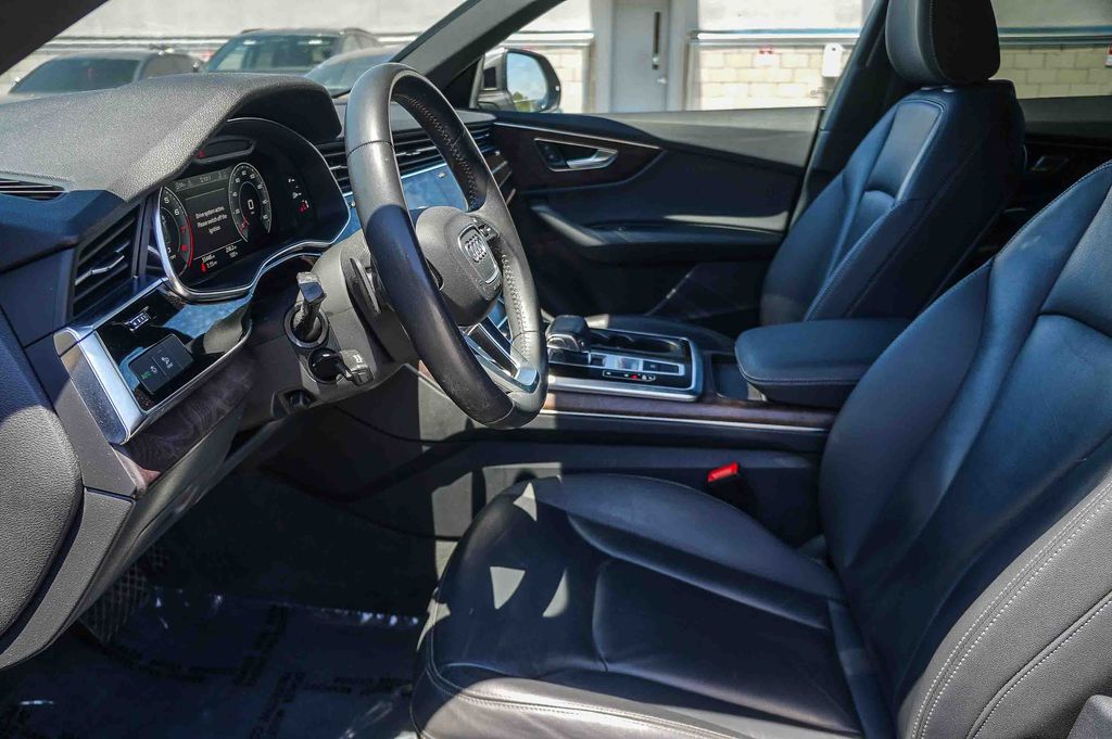 Thumbnail: 2019 Audi Q8 - 11