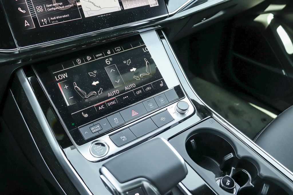 Thumbnail: 2026 Audi Q8 - 22