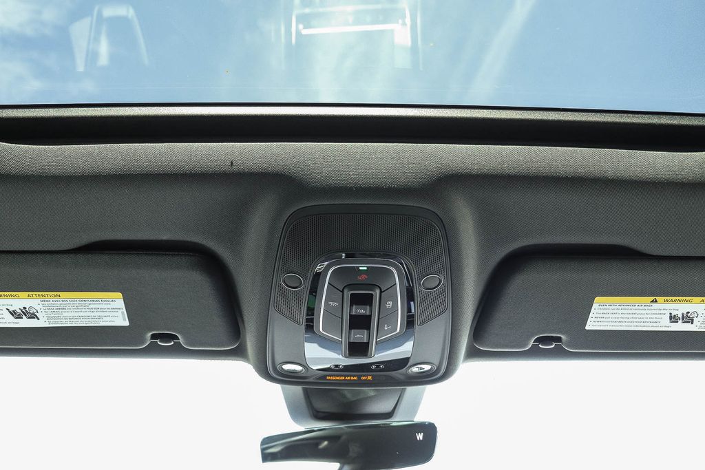 Thumbnail: 2026 Audi Q8 - 25